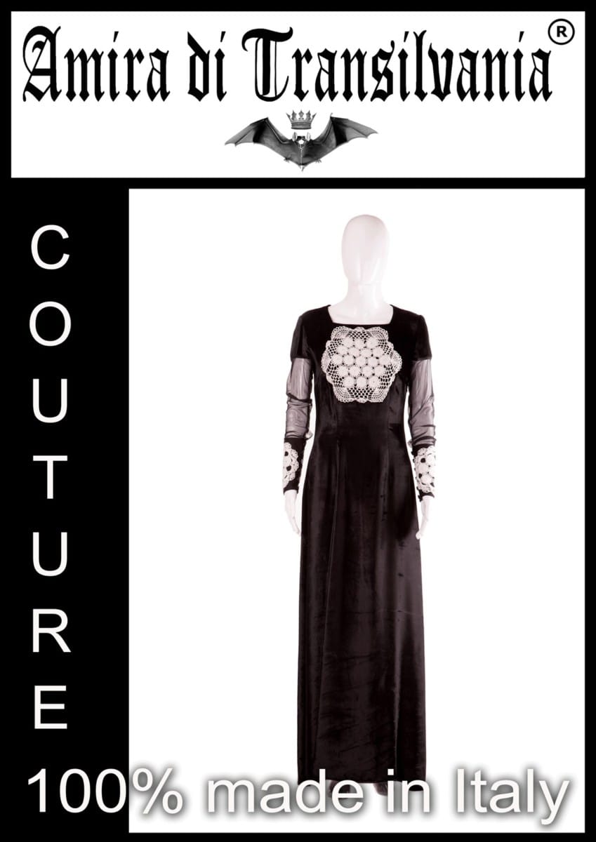 Abito couture in velluto nero e macramè bianco