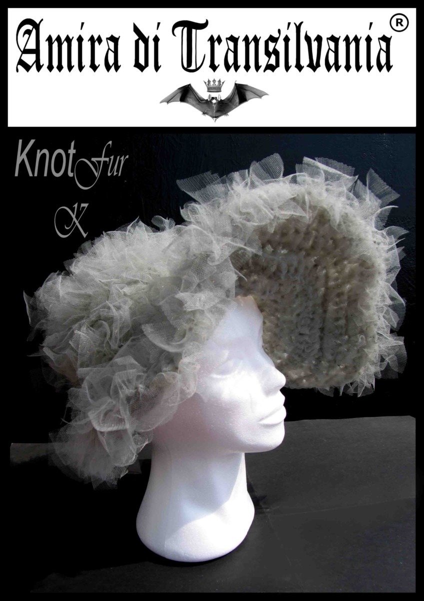 Cappello turchese in tulle brand KnotFur