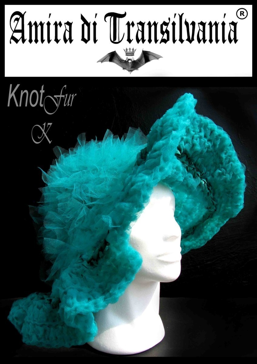 Cappello turchese in tulle brand KnotFur