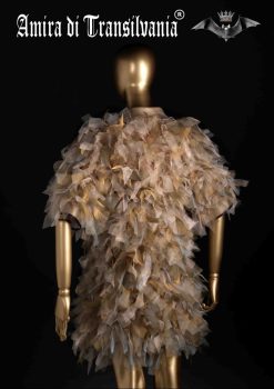 Pelliccia ecologica in nodi di tulle beige