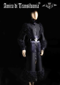 Pelliccia ecologica in nodi di tulle nero e neoprene