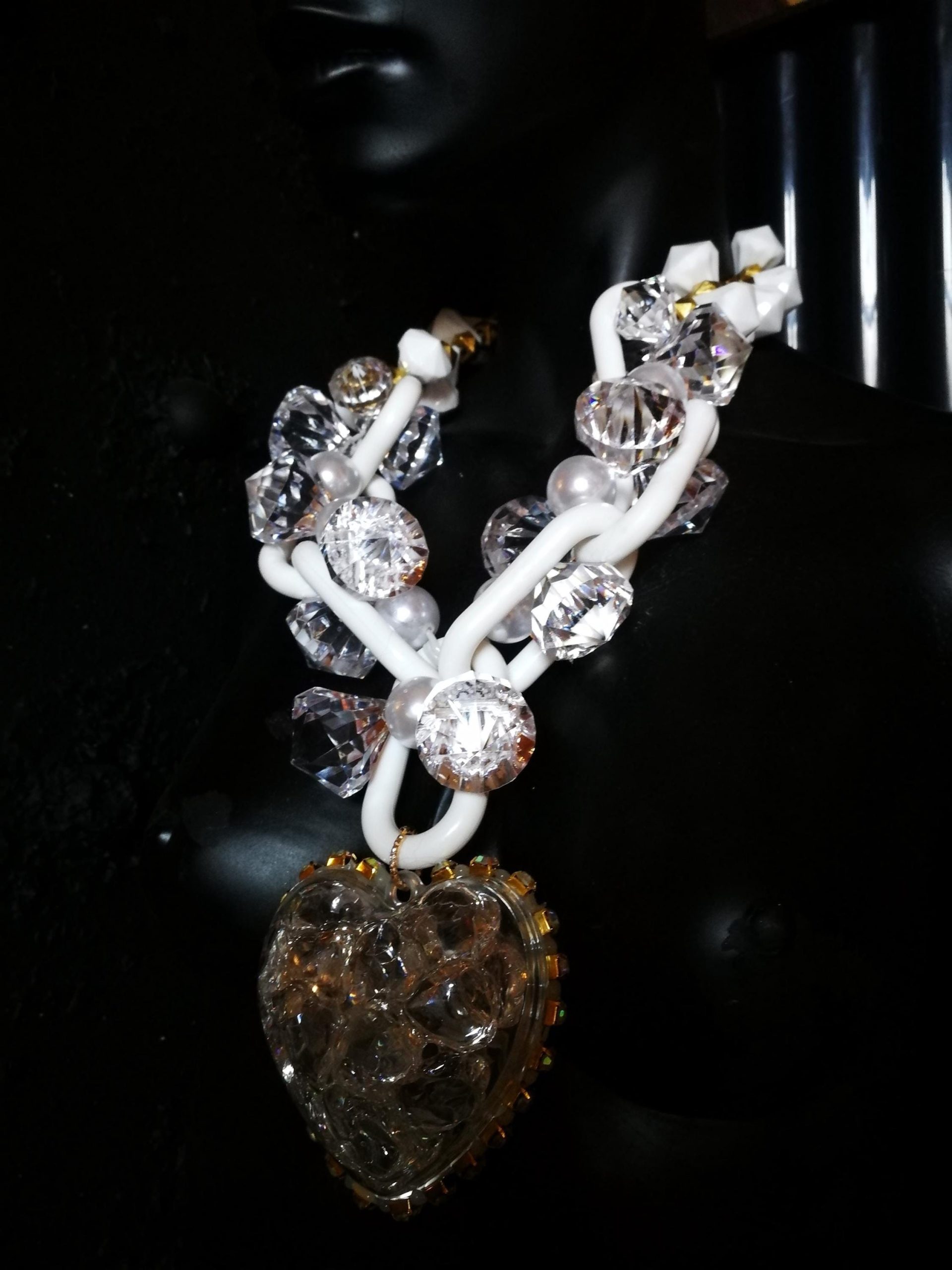 Futuristic Jewelry, Avant-garde Street Style Jewel, Big Bold Chunky Necklaces Heart & Chain Design Pendant