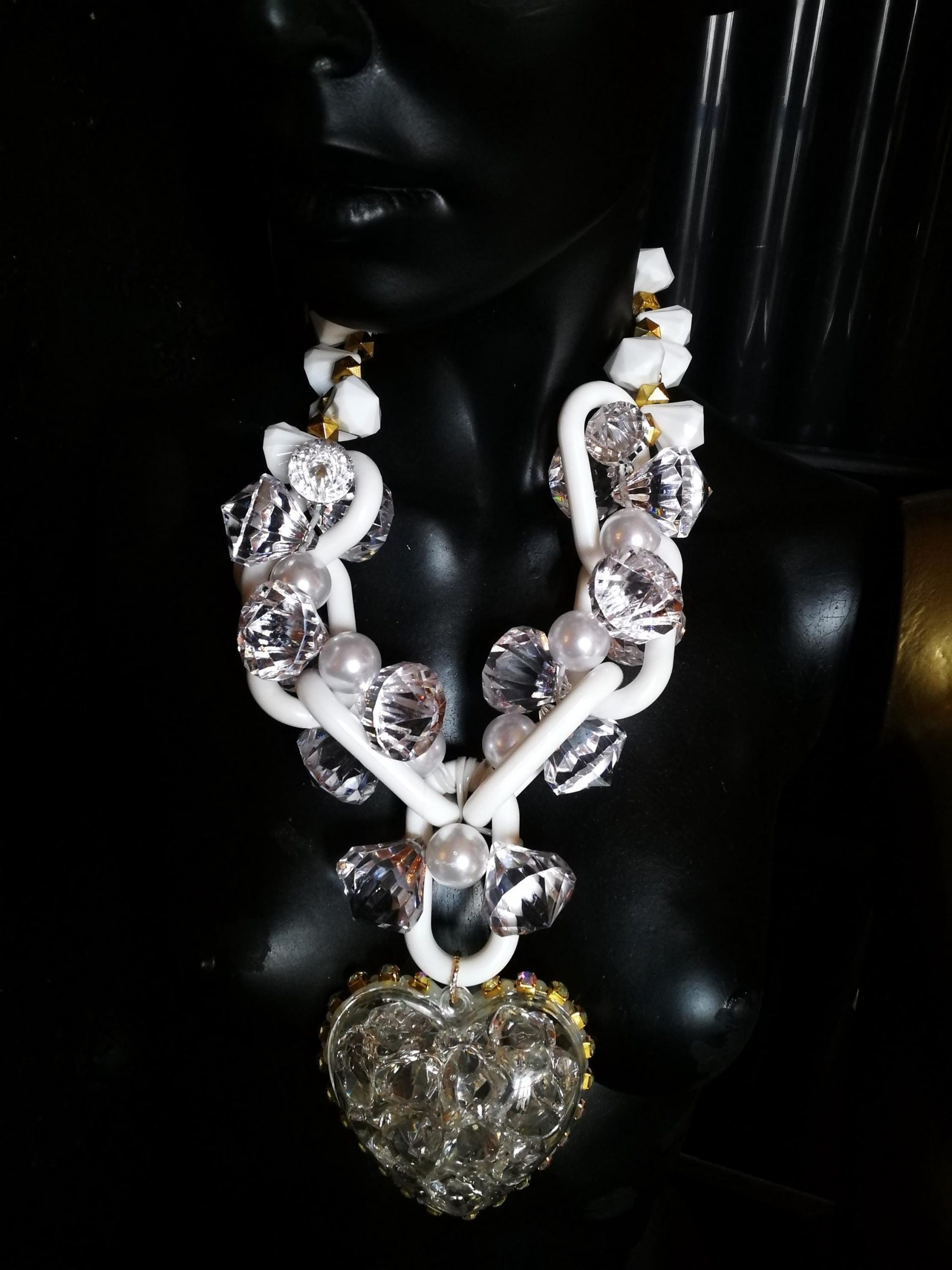 Futuristic Jewelry, Avant-garde Street Style Jewel, Big Bold Chunky Necklaces Heart & Chain Design Pendant