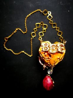 Queen Bee Necklace Luxury Statement Gold Bumble Honey Insect Pendant Sculptural Jewelry Gemstone Charm