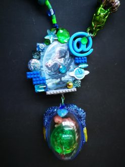 Futuristic Necklace Alien, Avant-garde UFO Doll Jewelry, Area 51 Extraterrestrial E.T Design Pendant