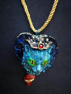 Cat Jewelry Necklace, 3D Sculptural Heart, Elegant Statement Stone Charm Animal Crown Maximalist Pendant