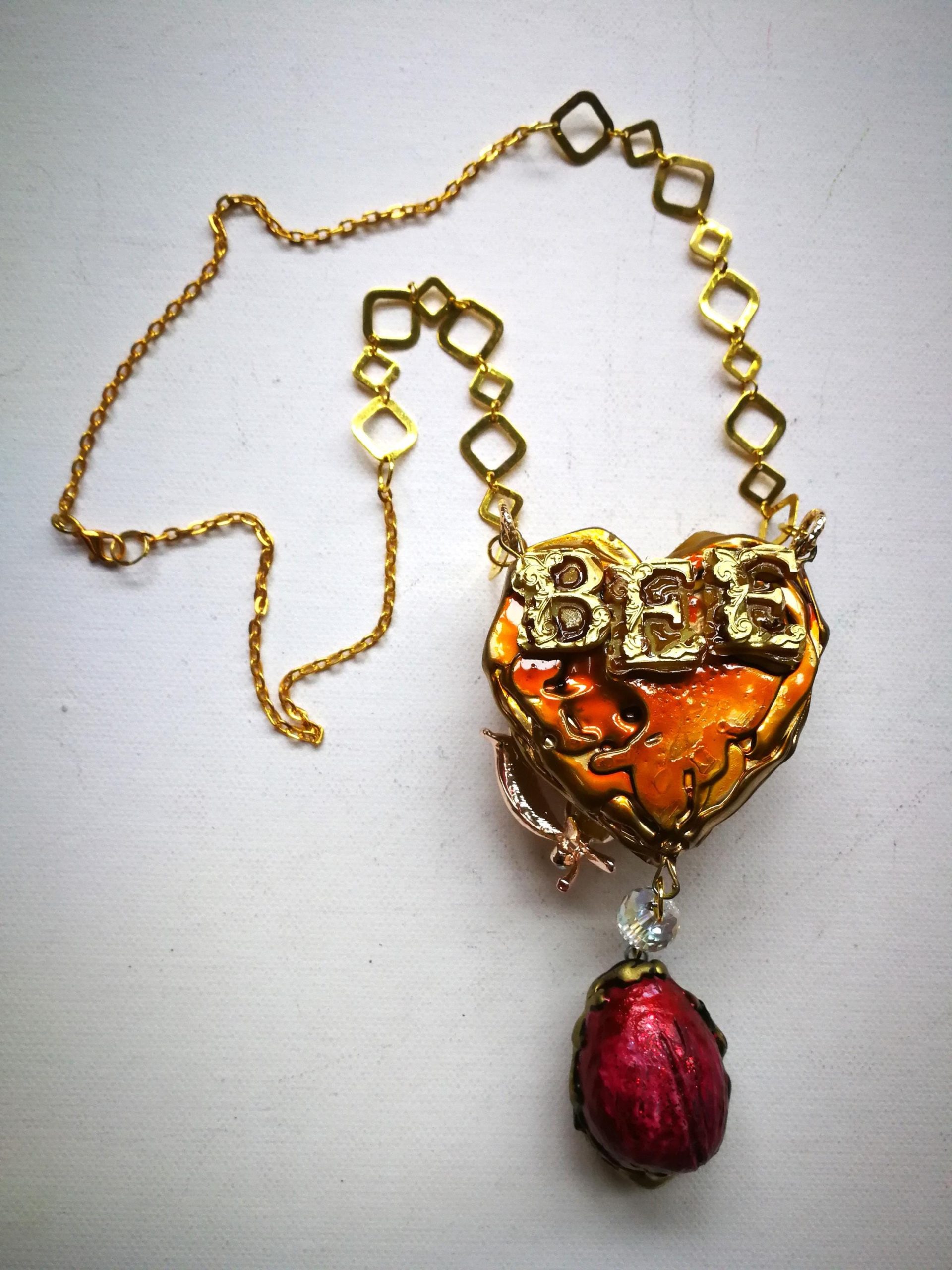 Queen Bee Necklace Luxury Statement Gold Bumble Honey Insect Pendant Sculptural Jewelry Gemstone Charm