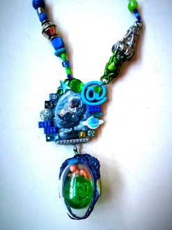 Futuristic Necklace Alien, Avant-garde UFO Doll Jewelry, Area 51 Extraterrestrial E.T Design Pendant