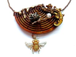 Queen Bee Necklace, Luxury Jewelry Baroque Flower, Gold Bumble Honey Nest Pendant Insect Charm