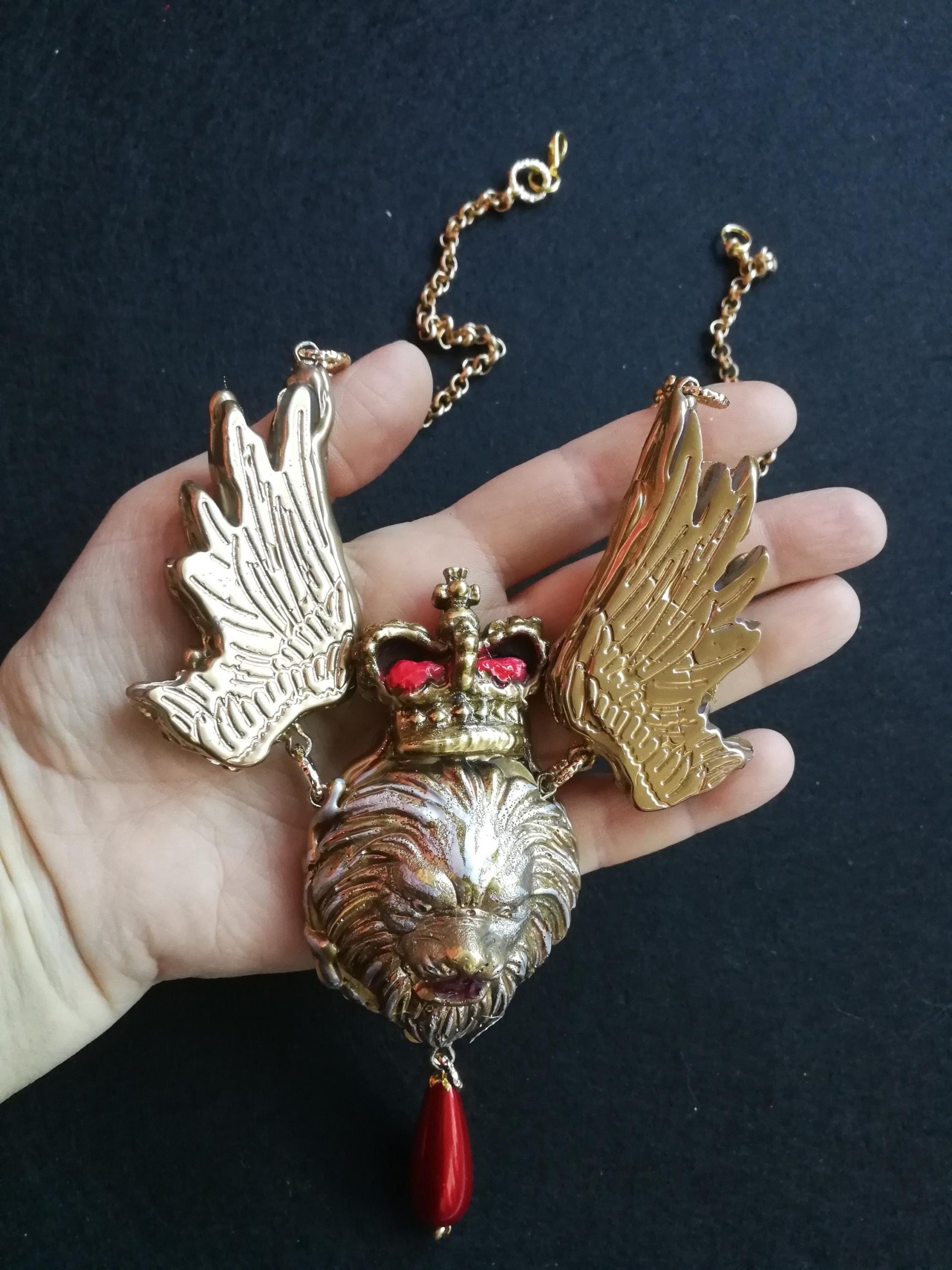 Winged Lion Jewelry, King Gold Bib Necklace, Royal Crown Collar Pearl Drop Pendant Charm