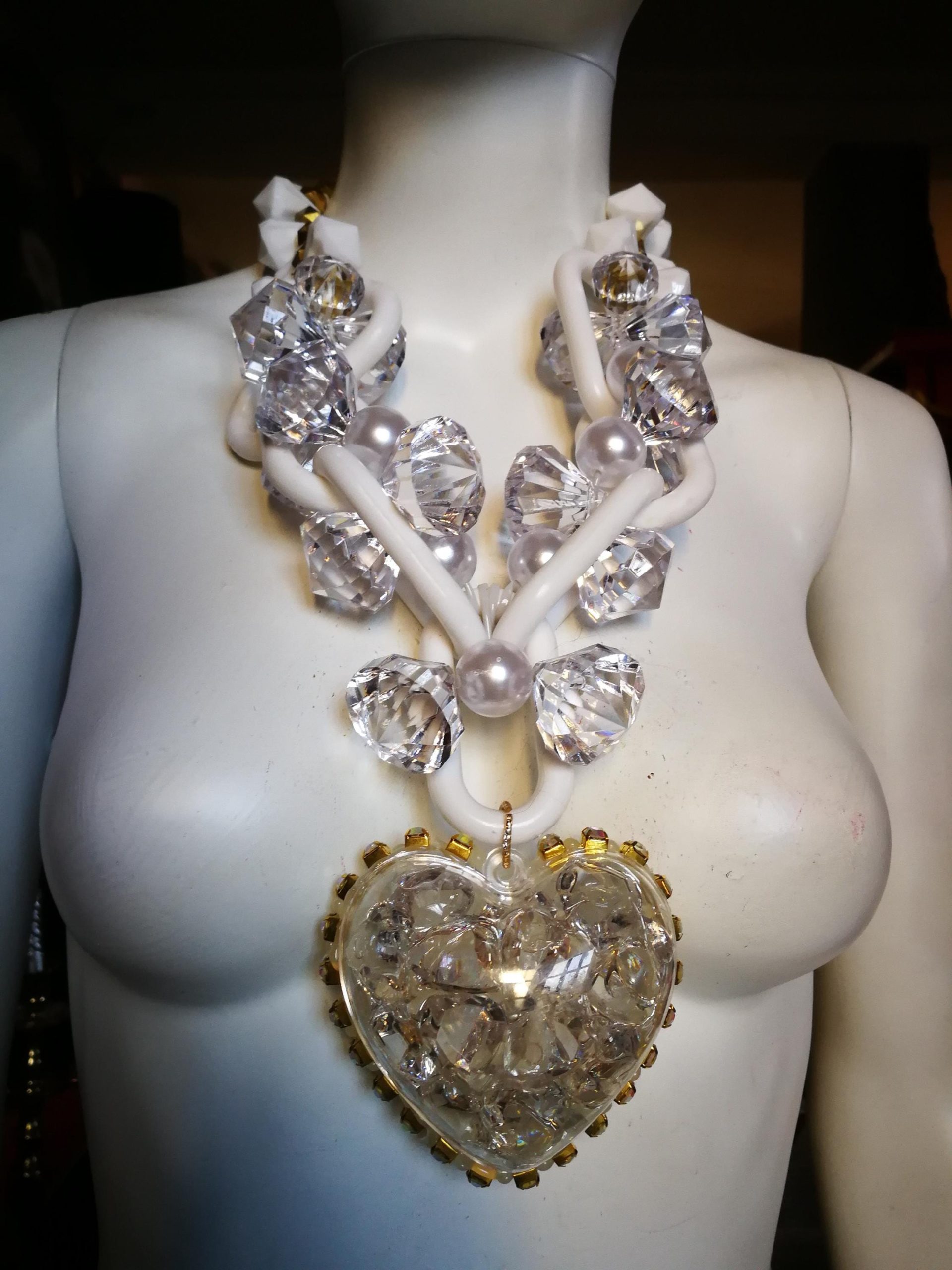 Futuristic Jewelry, Avant-garde Street Style Jewel, Big Bold Chunky Necklaces Heart & Chain Design Pendant