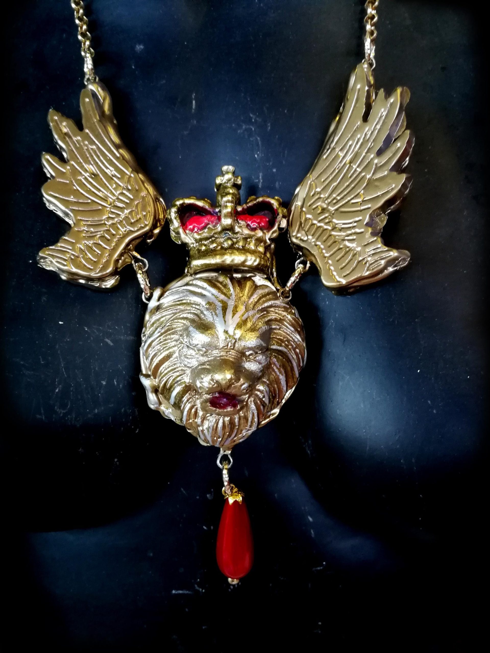 Winged Lion Jewelry, King Gold Bib Necklace, Royal Crown Collar Pearl Drop Pendant Charm