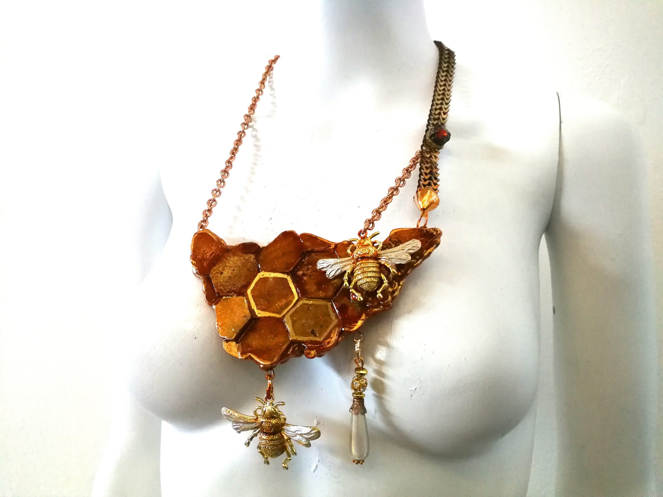 Statement Jewelry, Queen Bee Necklace Luxury Gold Bumble Honey Insect Pendant Sculptural Gemstone Charm