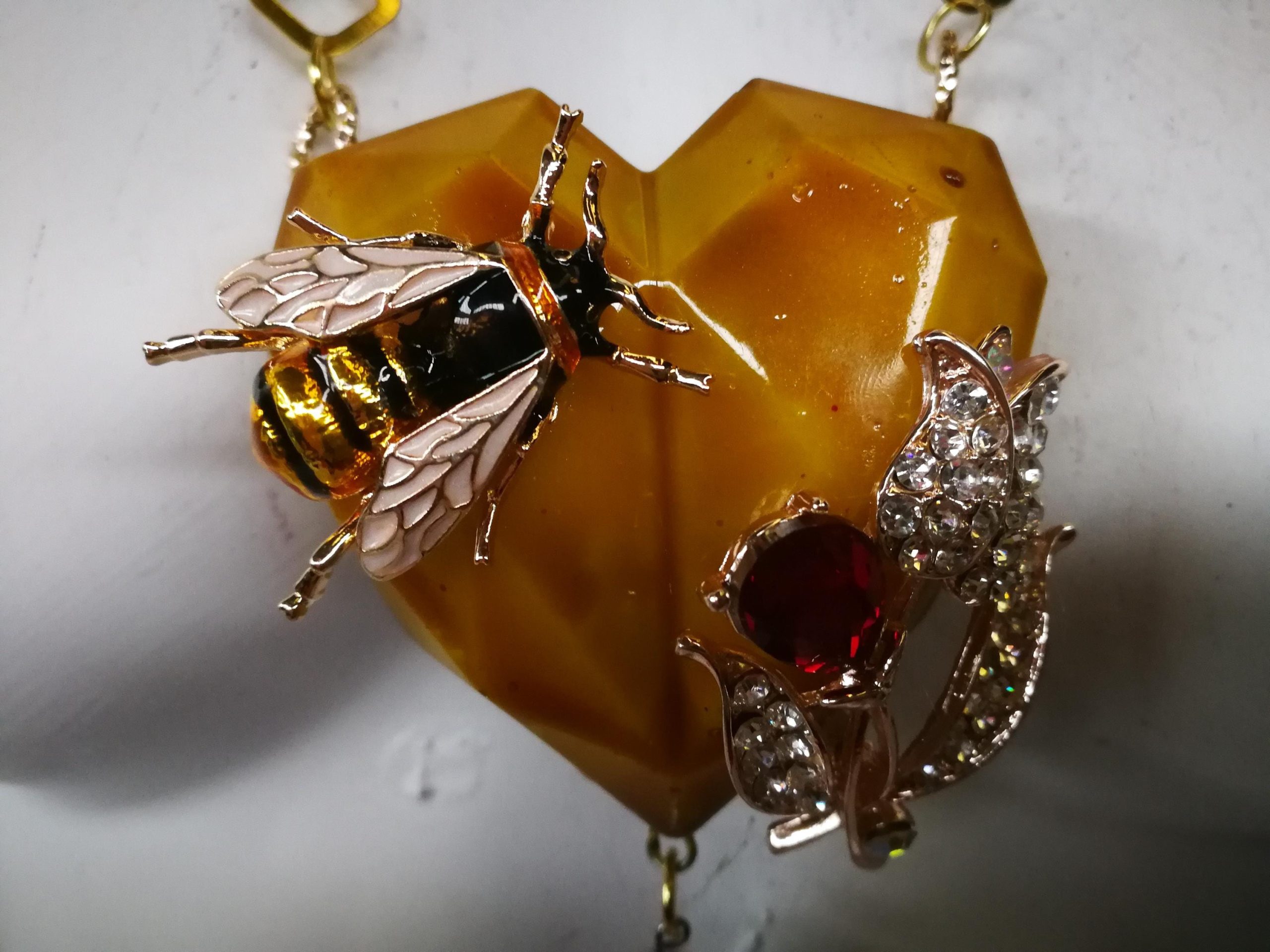 Queen Bee Necklace Luxury Statement Gold Bumble Honey Insect Pendant Sculptural Jewelry Gemstone Charm