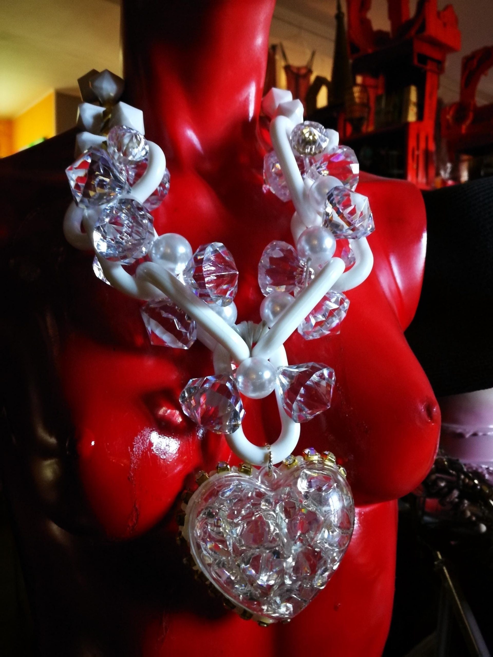 Futuristic Jewelry, Avant-garde Street Style Jewel, Big Bold Chunky Necklaces Heart & Chain Design Pendant