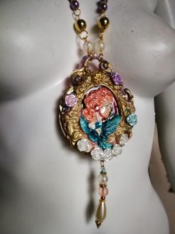 Cameo Silhouette, Marie Antoniette Queen Rococo Pendant, Luxury Medallion Baroque Jewelry, Romantic French Pearls