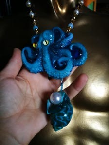 Octopus Necklace Fine Jewelry Statement Shell Pendant Sculpture Carving Couture Jewel Crystals & Gemstone Beads