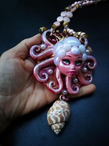 Octopus Pendant Fine Jewelry Statement Shell Necklace Sculpture Carving Couture Jewel Crystals & Gemstone Beads