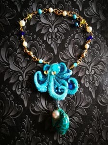 Octopus Necklace Fine Jewelry Statement Shell Pendant Sculpture Carving Couture Jewel Crystals & Gemstone Beads