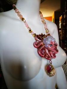 Octopus Pendant Fine Jewelry Statement Shell Necklace Sculpture Carving Couture Jewel Crystals & Gemstone Beads