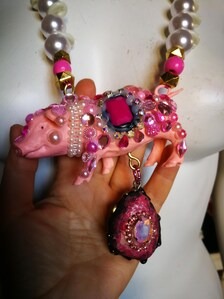 Pig Necklace Whimsical Statement Jewelry Animal Pendant Pearl Collar Oddities Eclectic Charm Beads & Strass