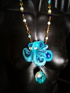 Octopus Necklace Fine Jewelry Statement Shell Pendant Sculpture Carving Couture Jewel Crystals & Gemstone Beads